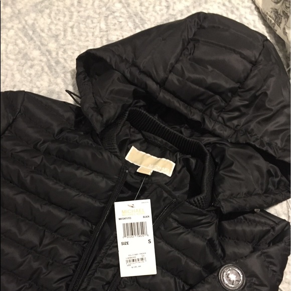 Michael Kors puffer jacket ACCEPTING OFFERS - Picture 4 of 6